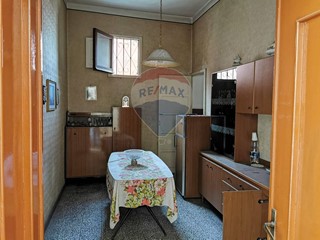 Appartamento in Vendita a Catania, 39'999&euro;, 85 m²