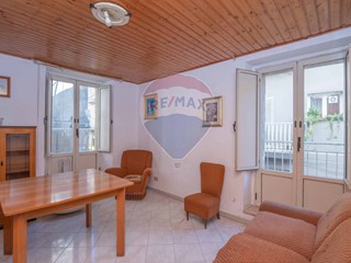 Casa Semi Indipendente in Vendita a Caltagirone, 25'000€, 50 m²