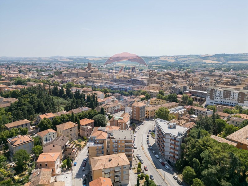 Appartamento in Vendita a Jesi, 138'000€, 136 m²