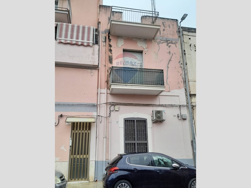 Trilocale in Vendita a Catania, 80'000&euro;, 85 m²