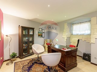 Ufficio in Vendita a Catania, 119'000&euro;, 103 m²