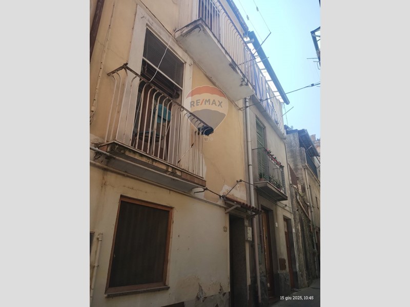 Casa Indipendente in Vendita a Randazzo, 40'000€, 78 m²