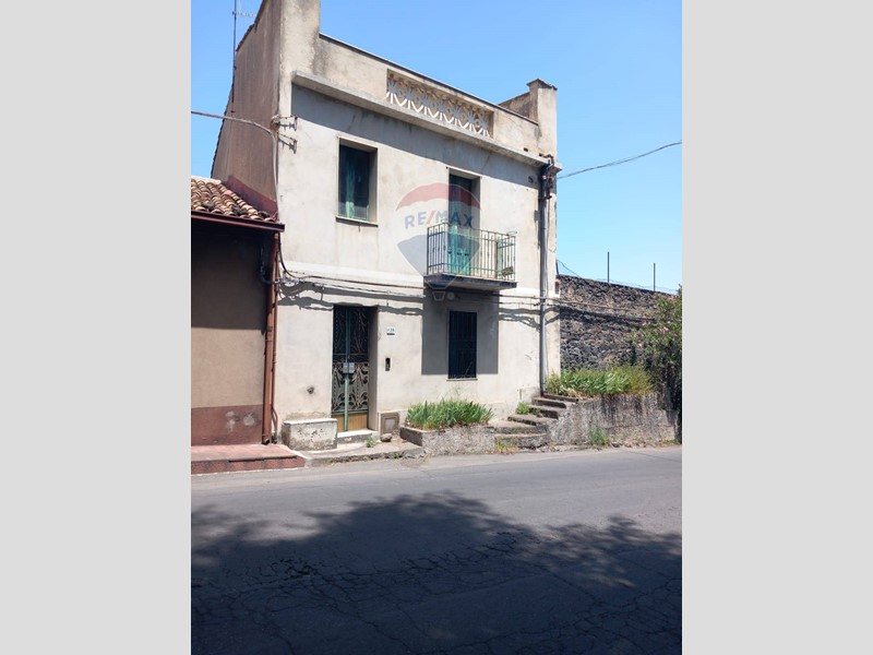 Casa Indipendente in Vendita a Randazzo, 40'000€, 167 m²
