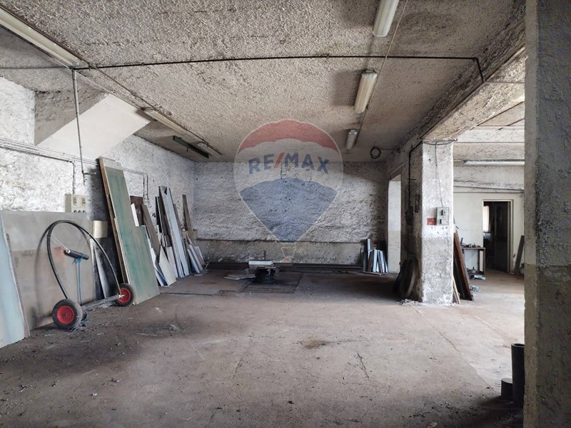 Box in Vendita a Pedavena, 80'000€, 220 m²