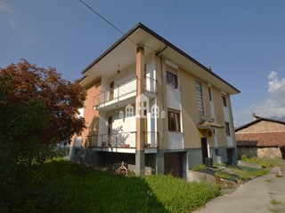 Casa Semi Indipendente in Vendita a Val di Chy, 140'000€, 230 m²