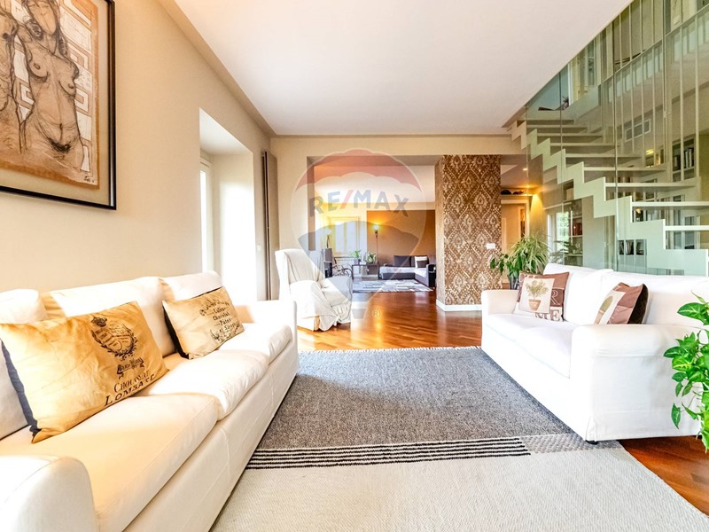 Attico in Vendita a Besana in Brianza, 520'000€, 246 m²