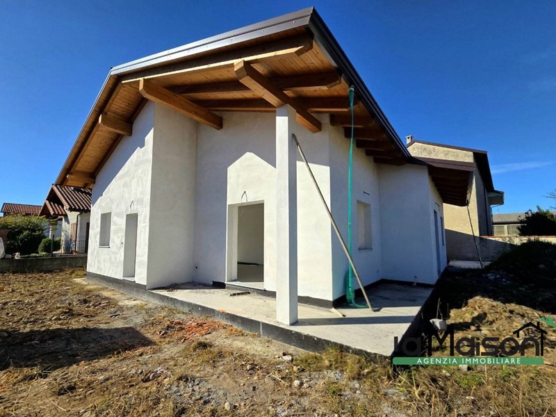 Villa in Vendita a Mazzè, 295'000€, 150 m²