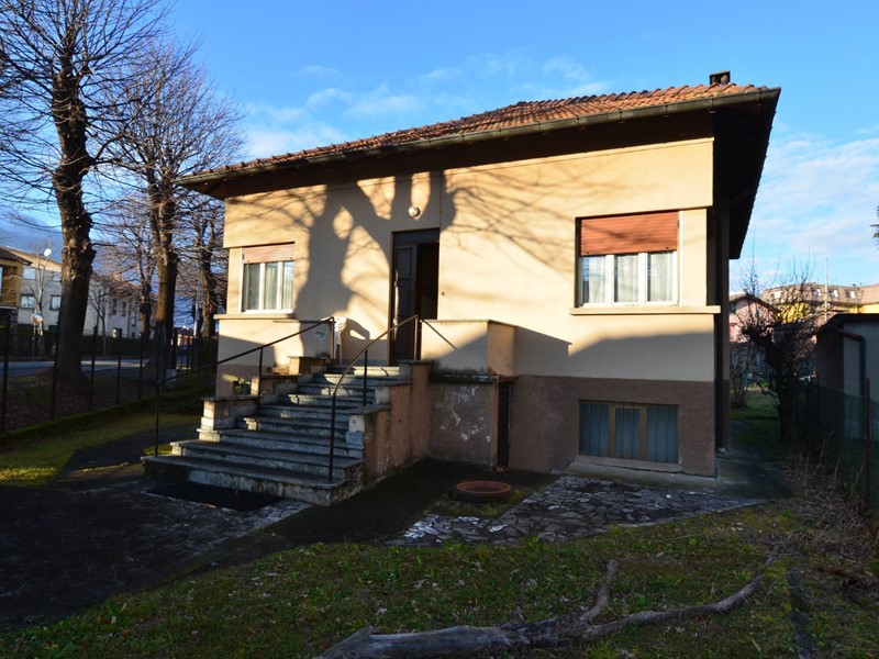 Villa in Vendita a Dervio, 300'000€, 140 m²