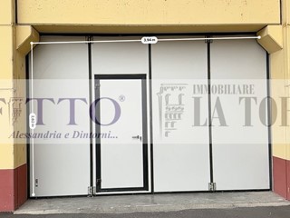 Magazzino in Affitto a Alessandria, 1'500€, 750 m²