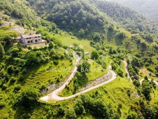 Rustico in Vendita a Gubbio, 390'000&euro;, 312 m²