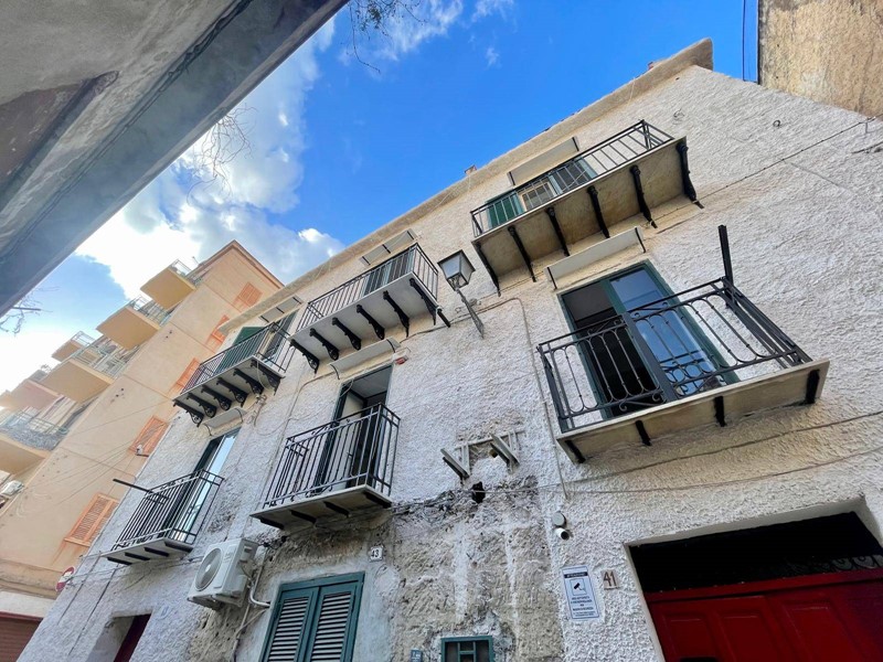 Appartamento in Vendita a Palermo, 180'000€, 200 m²