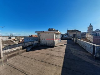 Casa Indipendente in Vendita a Ragusa, 72'000&euro;, 225 m²