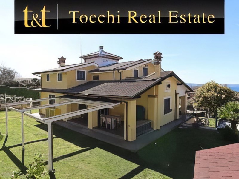Villa in Vendita a Trevignano Romano, 740'000&euro;, 340 m²