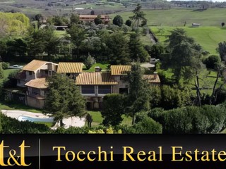 Villa in Vendita a Sacrofano, 885'000€, 9000 m²