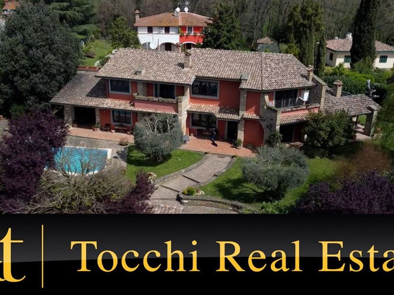 Villa in Vendita a Sutri, 650'000€, 1000 m²