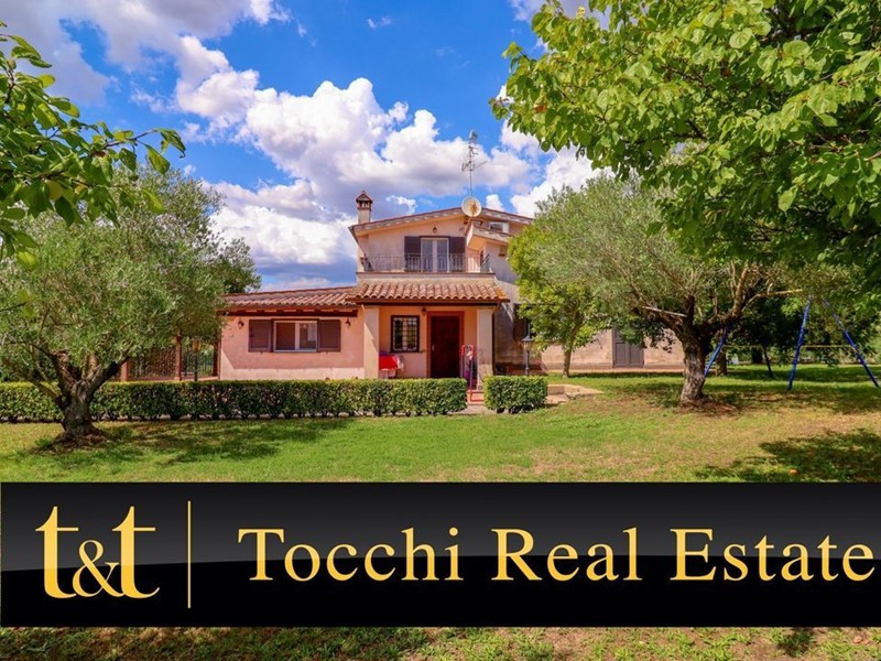Villa in Vendita a Campagnano di Roma, 369'000€, 3500 m²