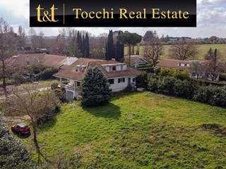 Casa Semi Indipendente in Vendita a Formello, 359'000€, 2700 m²