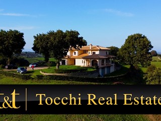 Villa in Vendita a Sacrofano, 1'350'000€, 280000 m²
