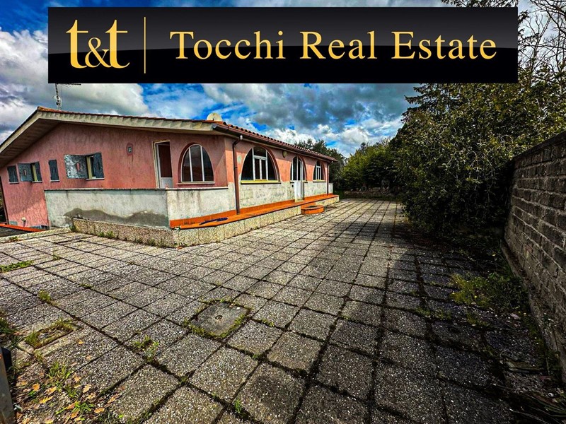 Villa in Vendita a Mazzano Romano, 220'000&euro;, 300 m²