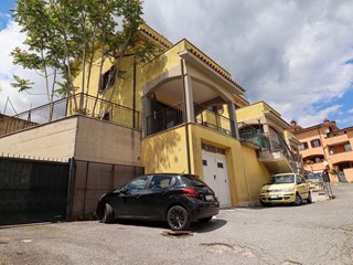 Bilocale in Vendita a Rignano Flaminio, 89'000€, 52 m²