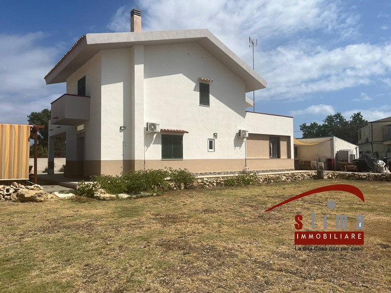 Villa in Vendita a Siracusa, 430'000&euro;, 165 m²