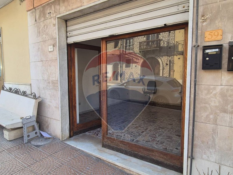 Immobile commerciale in Affitto a Grottaminarda, 300€, 27 m²