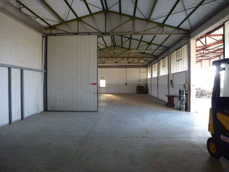 Capannone in Affitto a Gaiarine, 1'700€, 700 m²