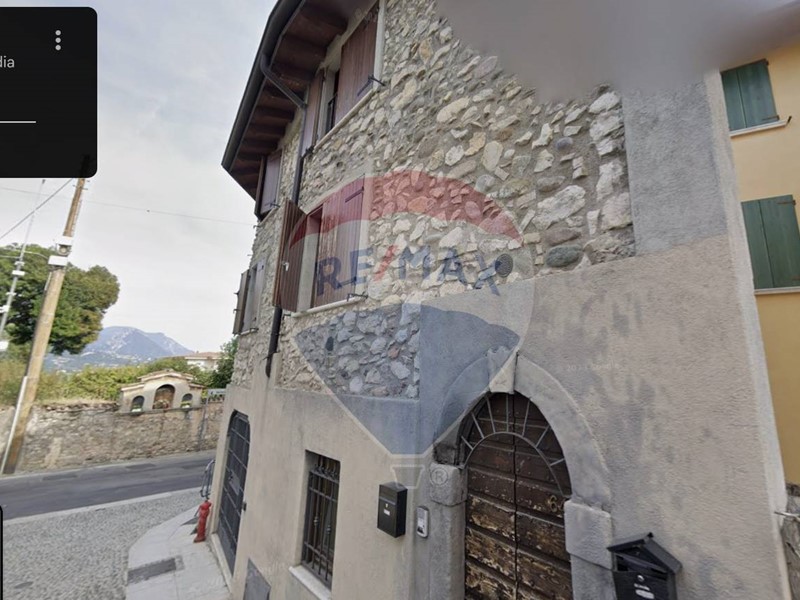 Trilocale in Vendita a San Felice del Benaco, 150'045€, 74 m²