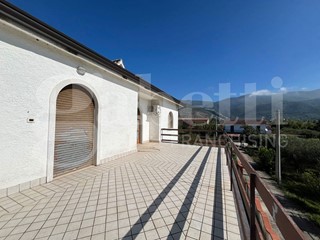 Villa in Vendita a Piedimonte Matese, 250'000€, 250 m²