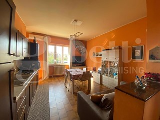 Trilocale in Vendita a Cherasco, 160'000€, 75 m²