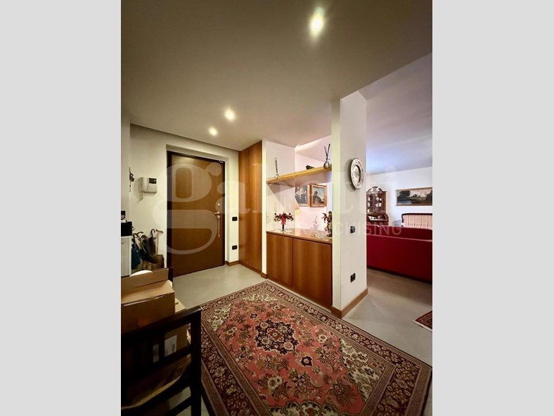 Villa in Vendita a Lusciano, 370 m², arredato