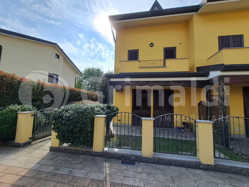Villetta a schiera in Vendita a Rozzano, 450'000€, 155 m²