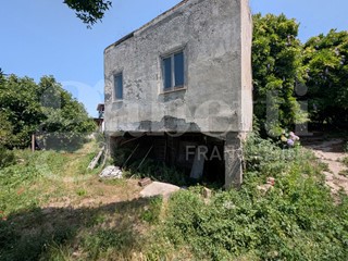 Casale in Vendita a Bacoli, 298'000€, 150 m²