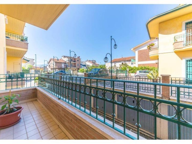 Trilocale in Vendita a Avezzano, 79'000€, 70 m², arredato