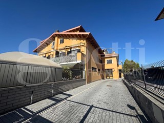 Trilocale in Vendita a Marino, 275'000€, 84 m²