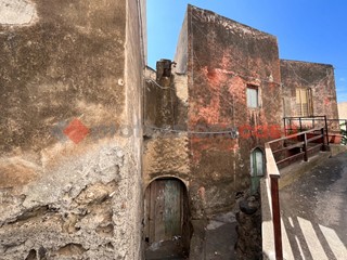 Casa Indipendente in Vendita a Leni, 300'000€, 300 m²