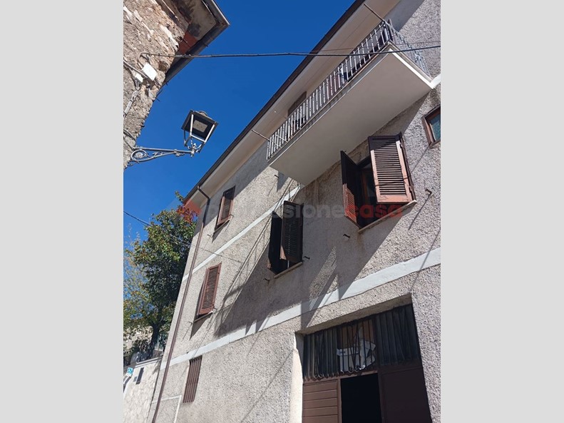 Casa Indipendente in Vendita a Marano Equo, 87'000€, 150 m², arredato