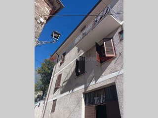 Casa Indipendente in Vendita a Marano Equo, 87'000€, 150 m², arredato