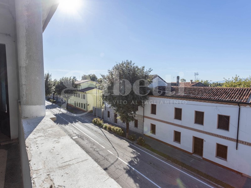 Quadrilocale in Vendita a Casarsa della Delizia, 65'000€, 65 m², arredato