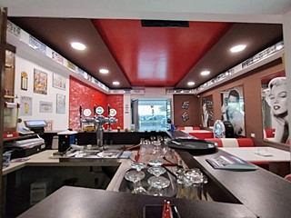 Attività commerciale in Vendita a Pozzuoli, 40'000€, 65 m²