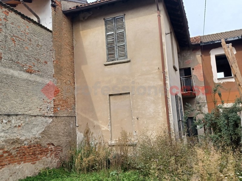 Casale in Vendita a Buscate, 35'000€, 120 m²