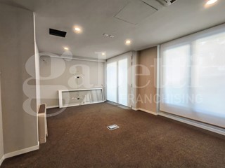 Bilocale in Affitto a Firenze, 3'500€, 143 m²