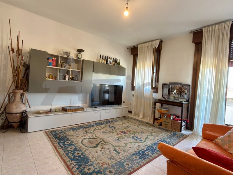 Appartamento in Vendita a Crespino, 79'000&euro;, 105 m², con Box