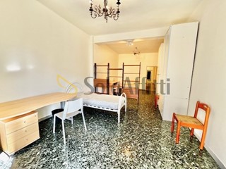 Stanza in Affitto a Bari, zona Carrassi, 350€, 135 m², arredato