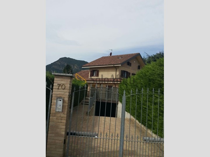 Quadrilocale in Affitto a Bruino, 720€, 85 m², con Box