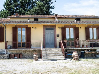 Casa Semi Indipendente in Vendita a Rapolano Terme, 155'000€, 80 m², con Box