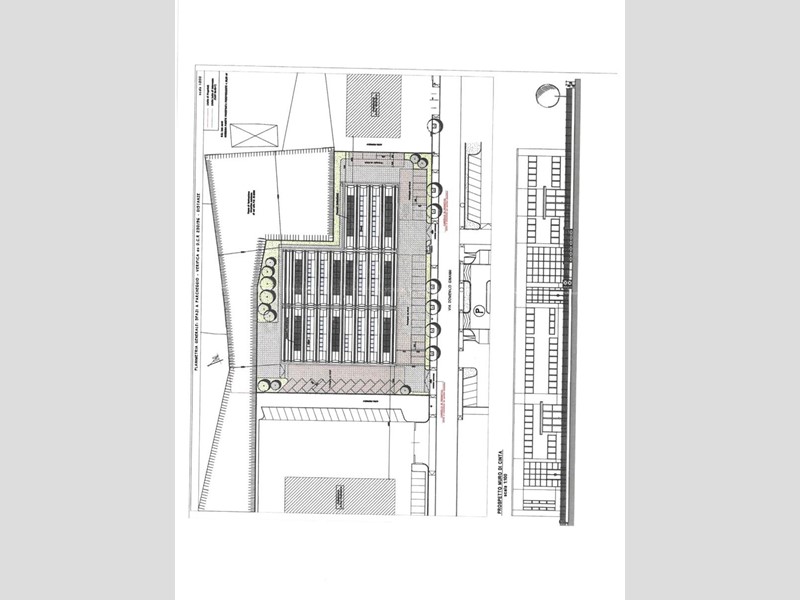 Capannone in Vendita a Quarrata, 2300 m²
