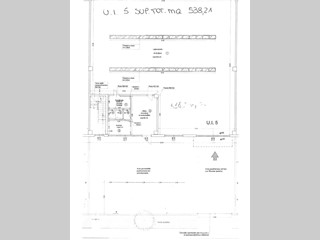 Capannone in Vendita a Prato, 538 m²