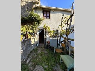 Casa Semi Indipendente in Vendita a Cantagallo, 35'000€, 60 m²