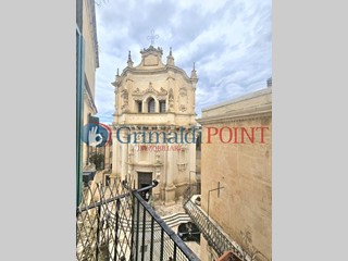 Quadrilocale in Affitto a Lecce, 950€, 130 m², arredato